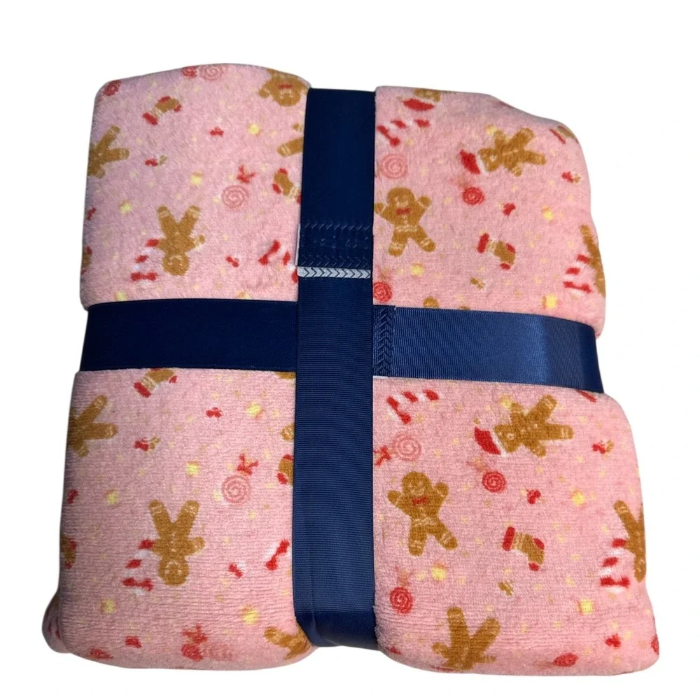 NWT ANA Pillow & Throw Gift Set‎ Pink Gingerbread Man Flannel Fleece 50x60 Cozy